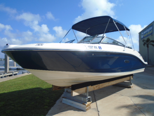 2018 Sea Ray 230 SPX