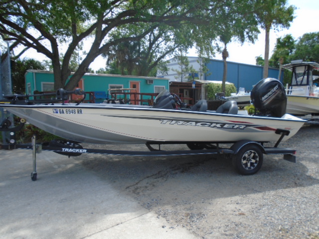 2019 Tracker 195 TE