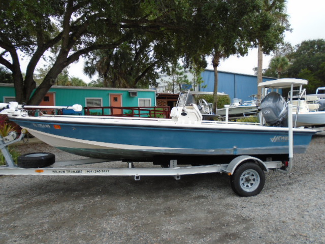2006 Hewes 18 Redfisher